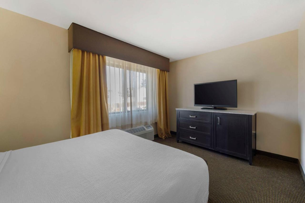 Best Western Plus Country Inn & Suites Dodge City Exterior foto