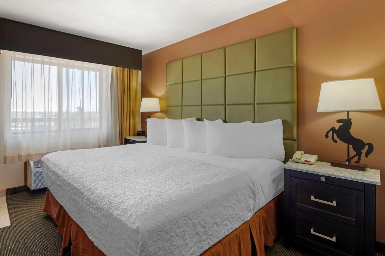 Best Western Plus Country Inn & Suites Dodge City Exterior foto