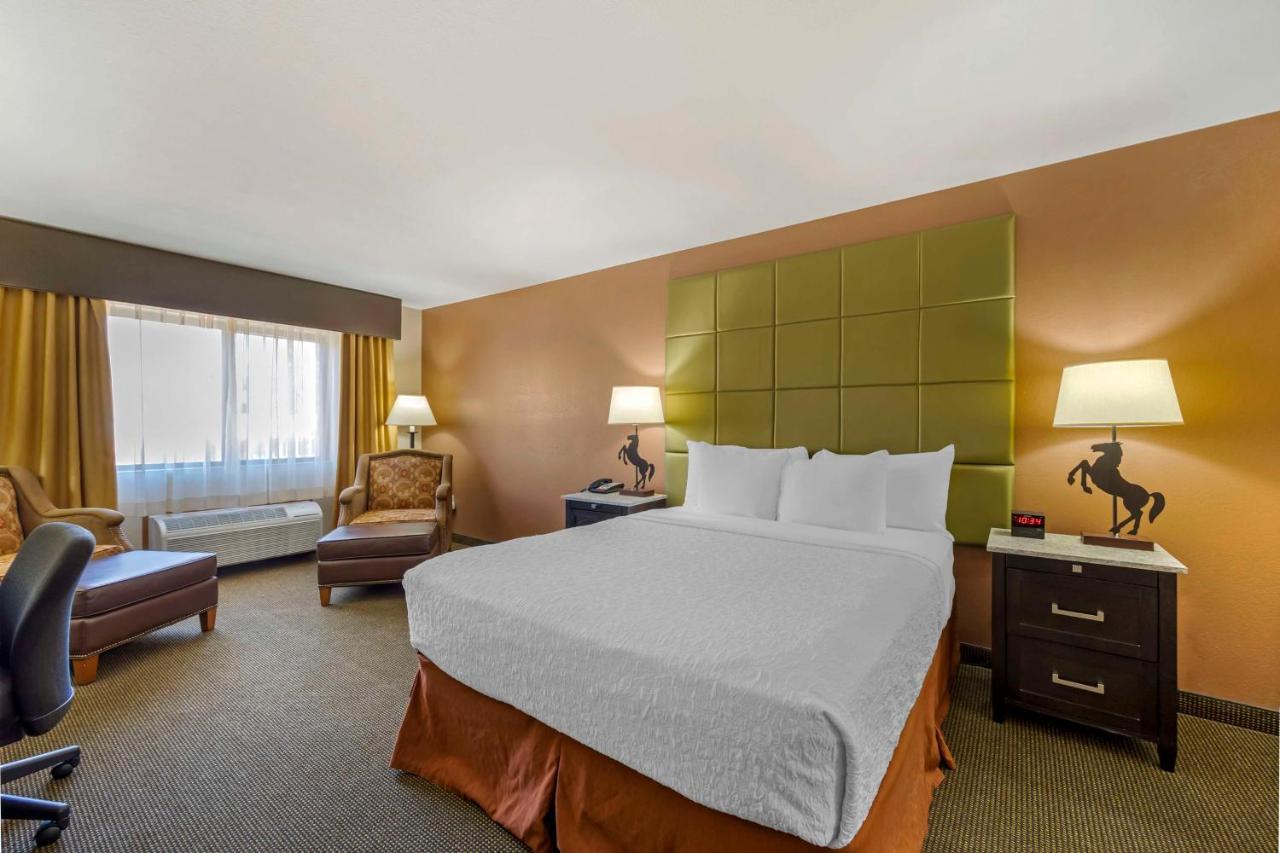 Best Western Plus Country Inn & Suites Dodge City Exterior foto