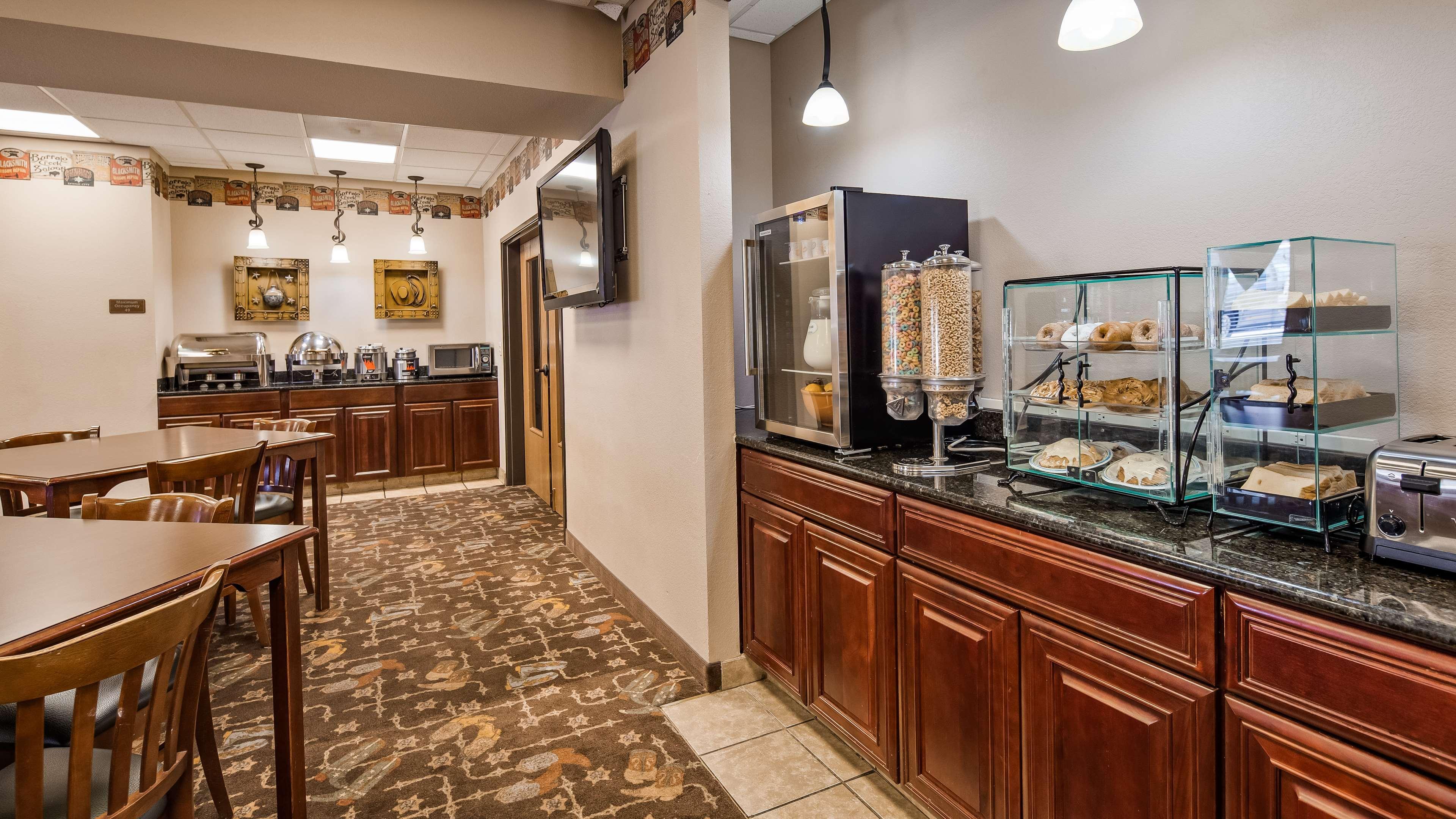 Best Western Plus Country Inn & Suites Dodge City Exterior foto